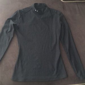 Under Armour MD ColdGear. long sleeve shirt
